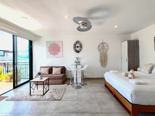 ICONO 501 - 3 BR PENTHOUSE